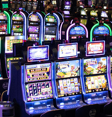 red hawk casino how many slot machines